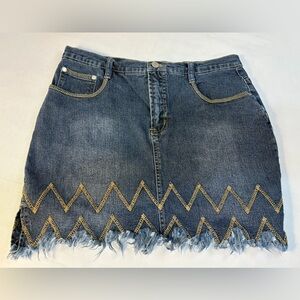 Street Code VTG Women’s Denim Jean Mini Skirt Sz 11 Embroidered Frayed Seam